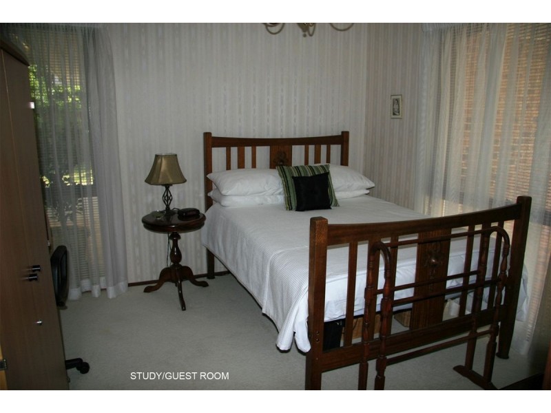 152 Julia Flynn Avenue, Isaacs ACT 2607