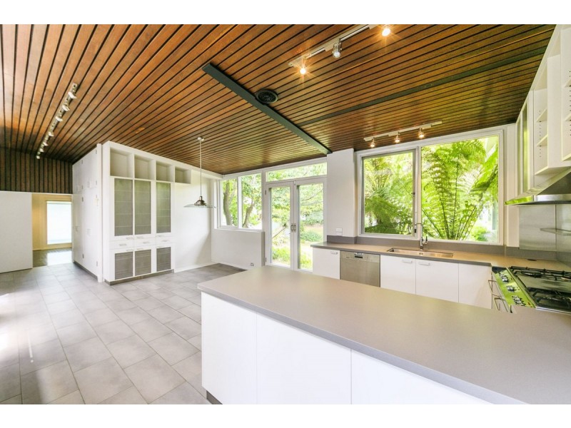 7 Canterbury Crescent, Deakin ACT 2600