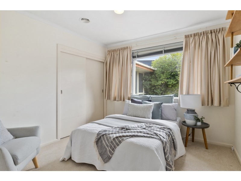 11 Dugan Street, Deakin ACT 2600