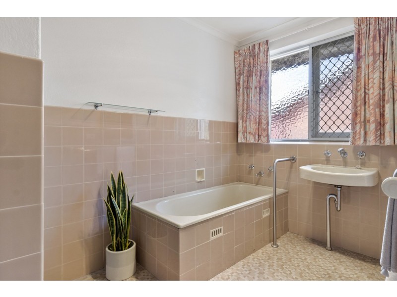 11 Dugan Street, Deakin ACT 2600