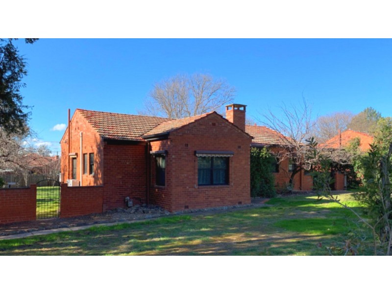 81 Captain Cook Crescent, Narrabundah ACT 2604