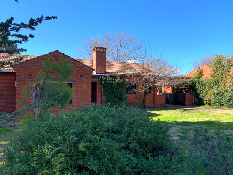 81 Captain Cook Crescent, Narrabundah ACT 2604