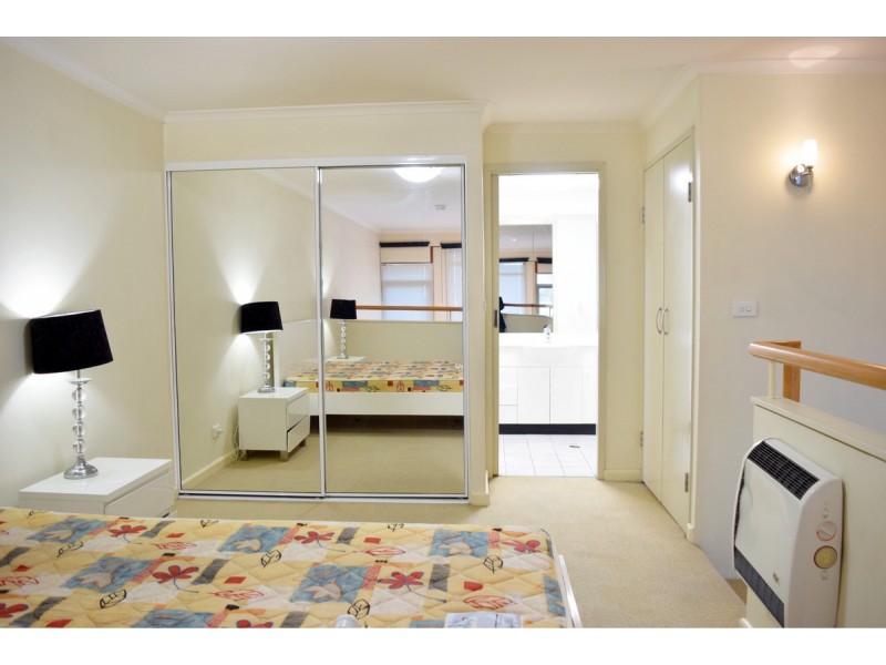 12/18 Captain Cook Crescent, Griffith ACT 2603