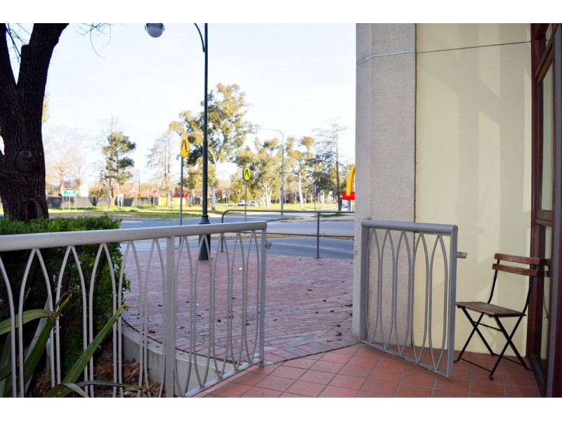 12/18 Captain Cook Crescent, Griffith ACT 2603