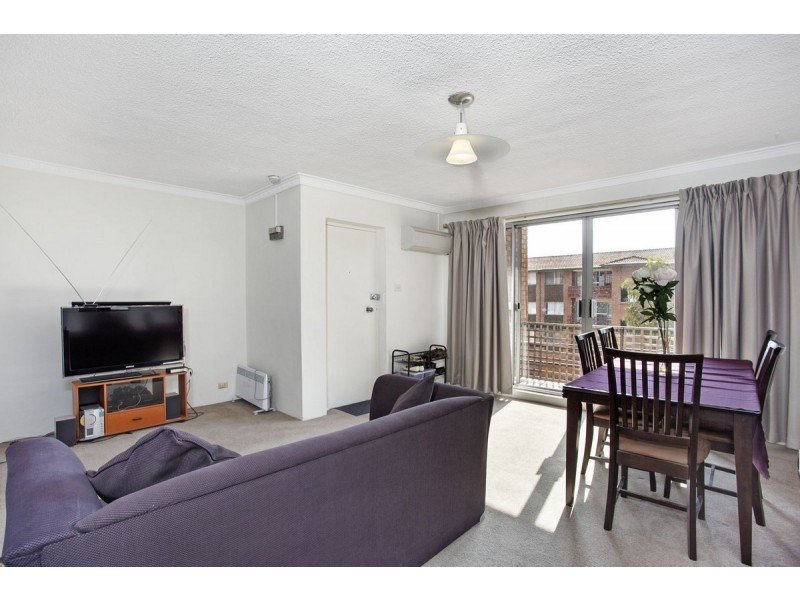 2/102 Henderson Road, Queanbeyan NSW 2620