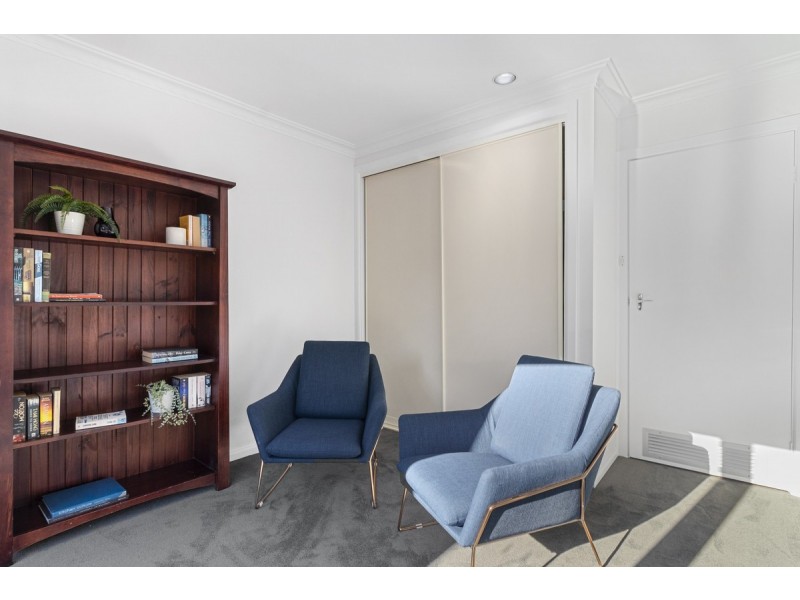 8 Arnhem Place, Red Hill ACT 2603