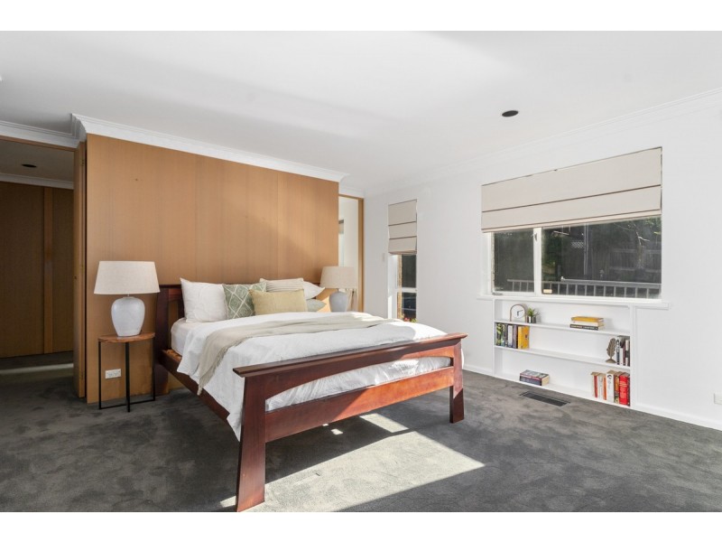 8 Arnhem Place, Red Hill ACT 2603