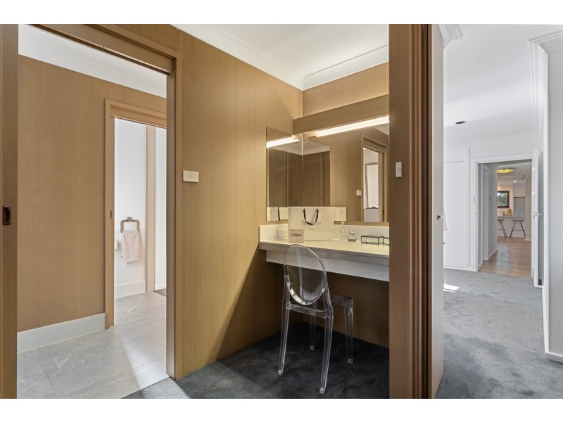 8 Arnhem Place, Red Hill ACT 2603