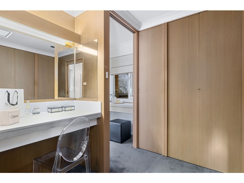 8 Arnhem Place, Red Hill ACT 2603