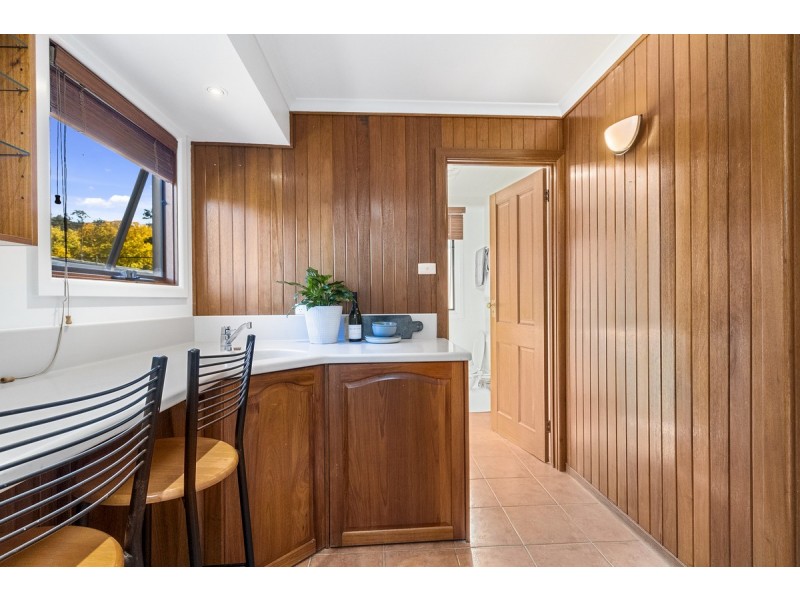 8 Arnhem Place, Red Hill ACT 2603