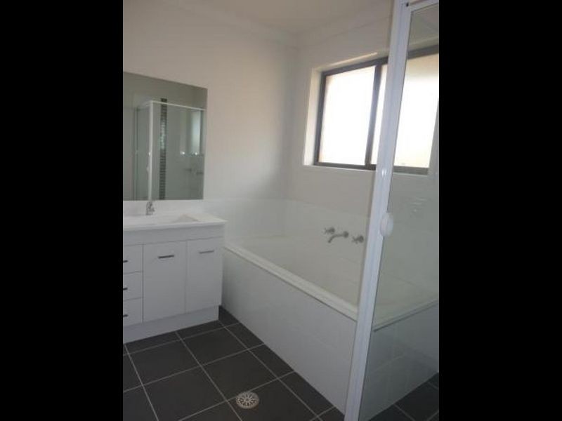 13 John Holt Street, Macgregor ACT 2615