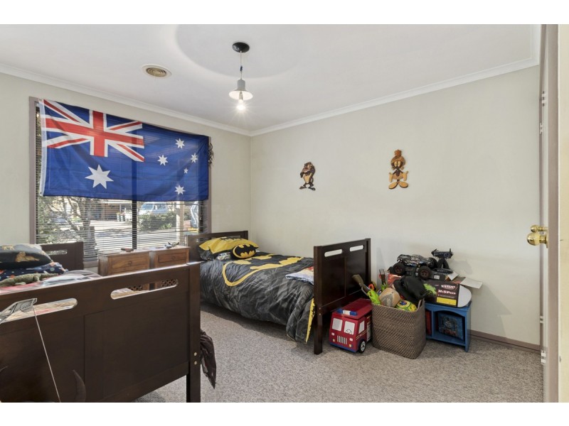 13 Litchfield Place, Gilmore ACT 2905