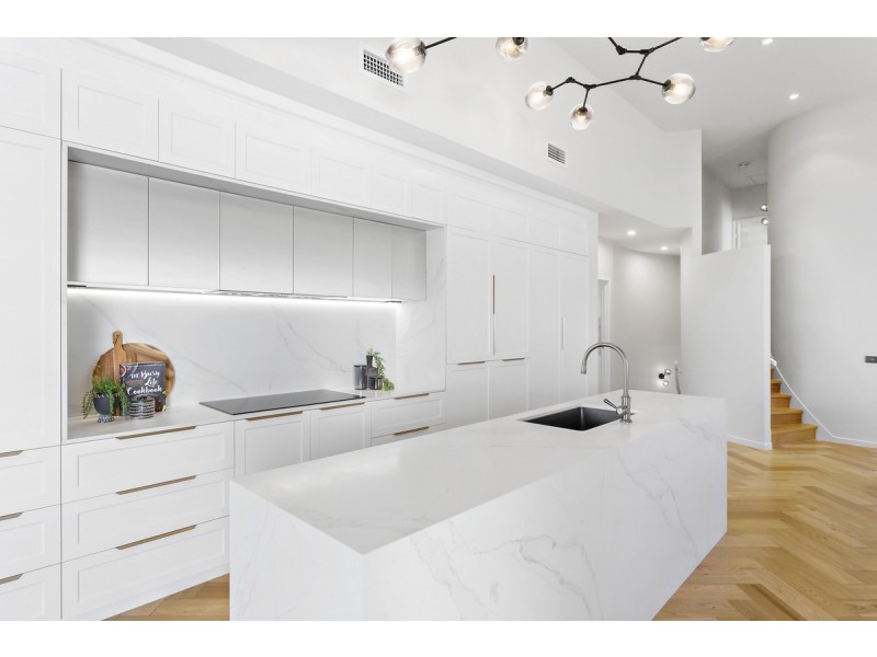 16 Schlich Street, Yarralumla ACT 2600