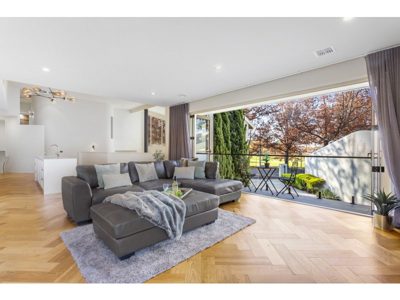 16 Schlich Street, Yarralumla ACT 2600