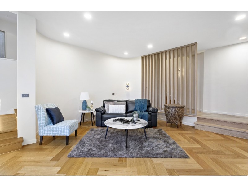 16 Schlich Street, Yarralumla ACT 2600