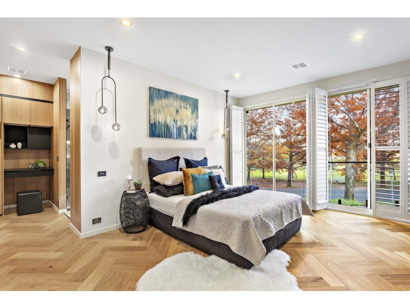 16 Schlich Street, Yarralumla ACT 2600