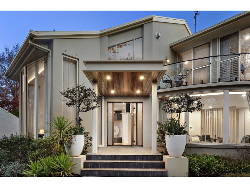 16 Schlich Street, Yarralumla ACT 2600