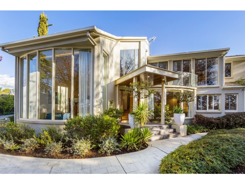 16 Schlich Street, Yarralumla ACT 2600