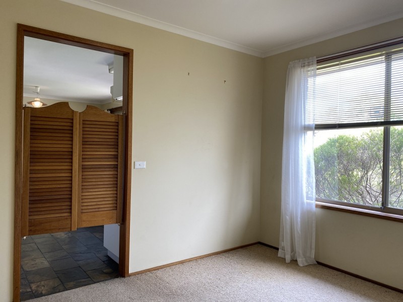 122 Julia Flynn Avenue, Isaacs ACT 2607