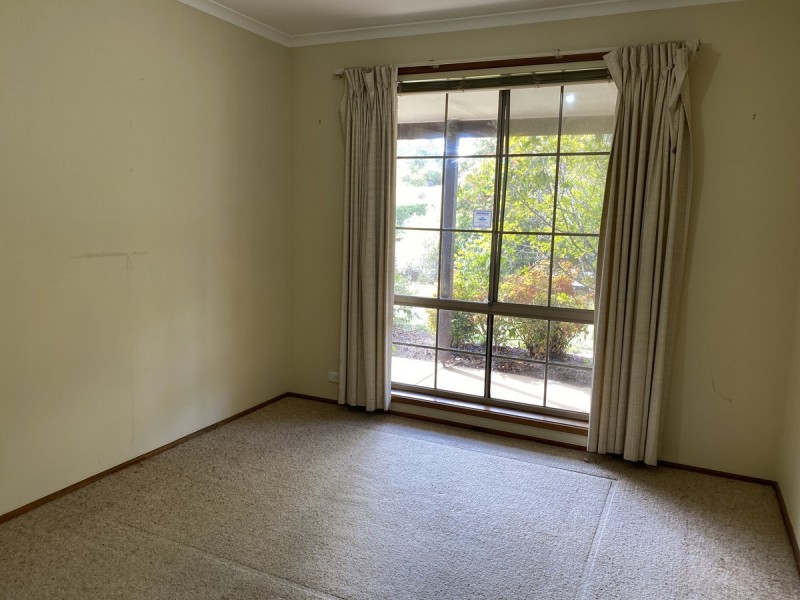 122 Julia Flynn Avenue, Isaacs ACT 2607