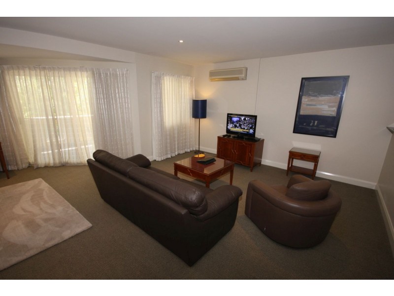 87/5 Empire Circuit, Forrest ACT 2603