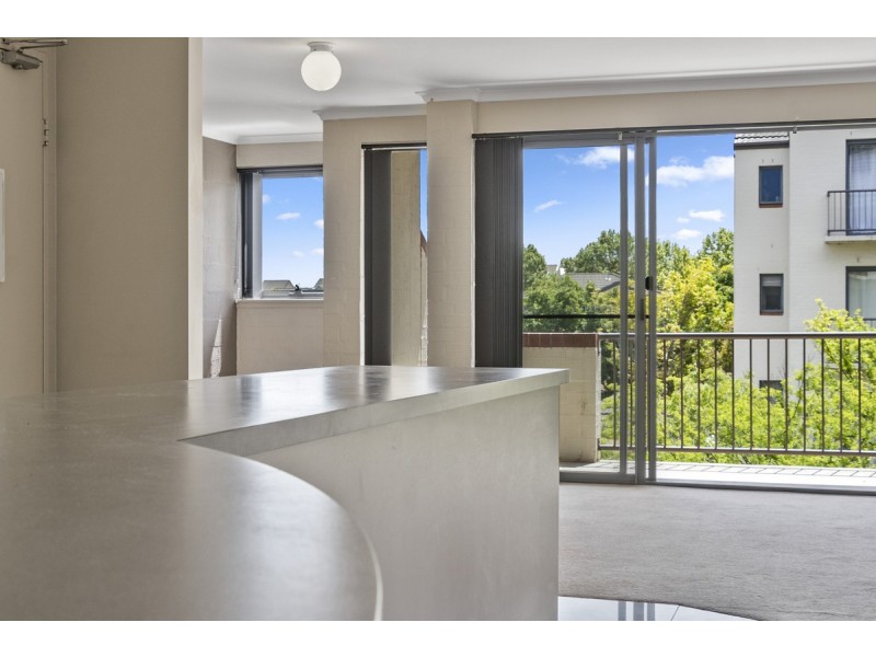 17/1 Tauss Place, Bruce ACT 2617