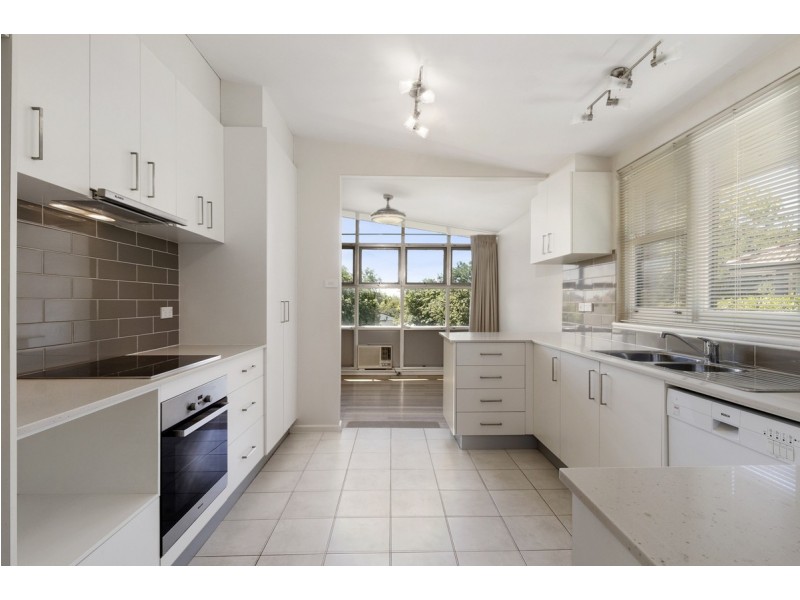 9 Hartog Street, Griffith ACT 2603