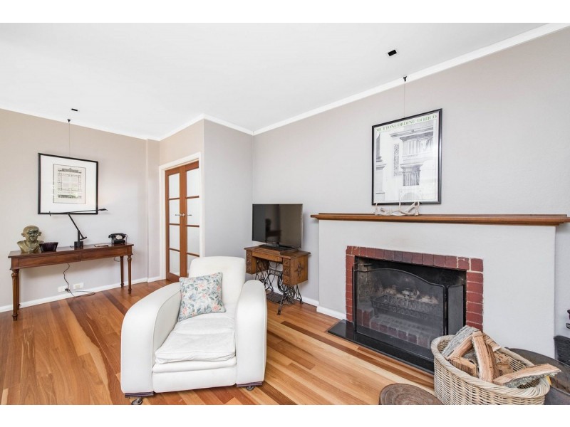 26 Meehan Gardens, Narrabundah ACT 2604