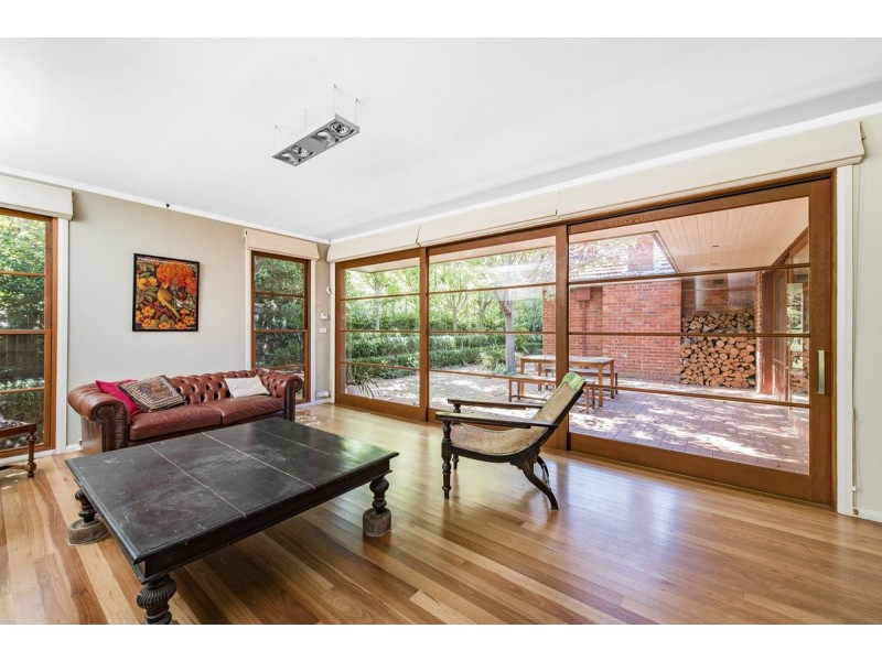 26 Meehan Gardens, Narrabundah ACT 2604