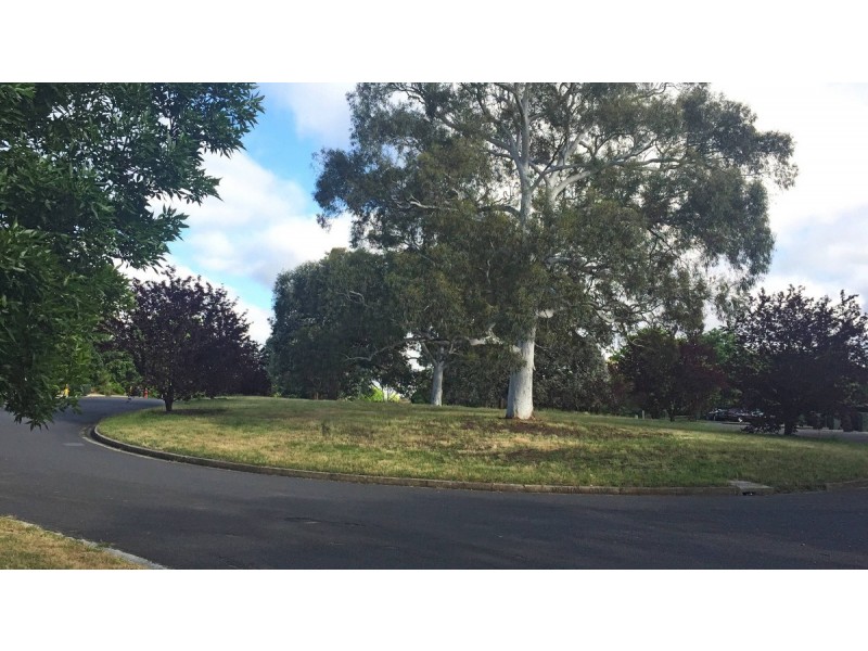 26 Meehan Gardens, Narrabundah ACT 2604