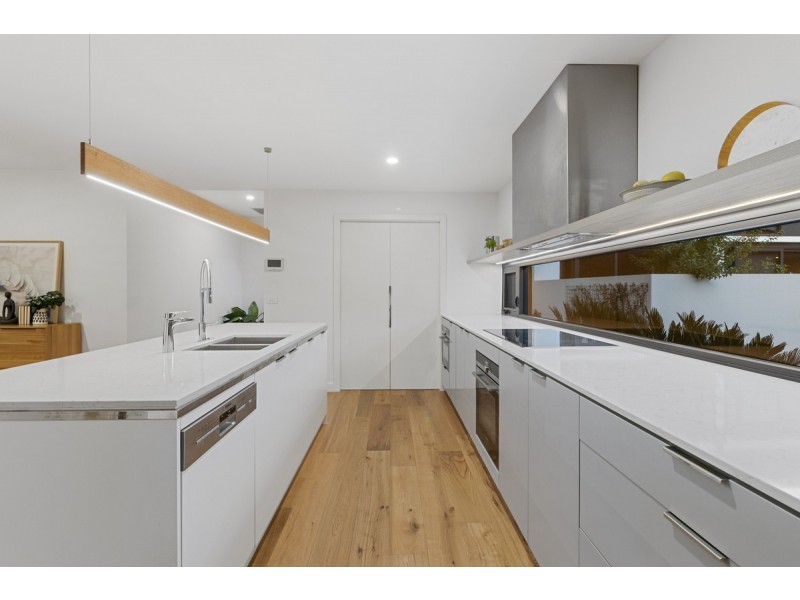 1/22 Canberra Avenue, Forrest ACT 2603
