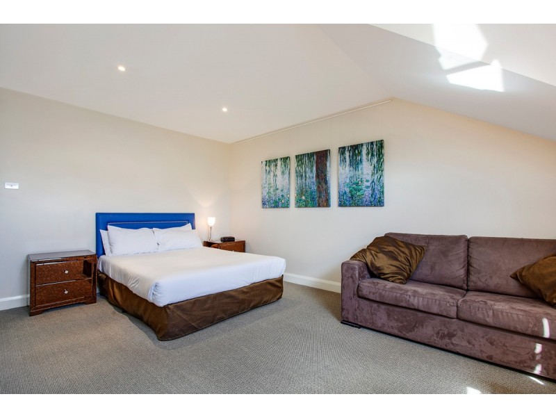 75/8 Dominion Circuit, Forrest ACT 2603
