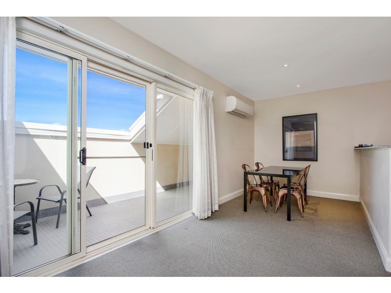 75/8 Dominion Circuit, Forrest ACT 2603