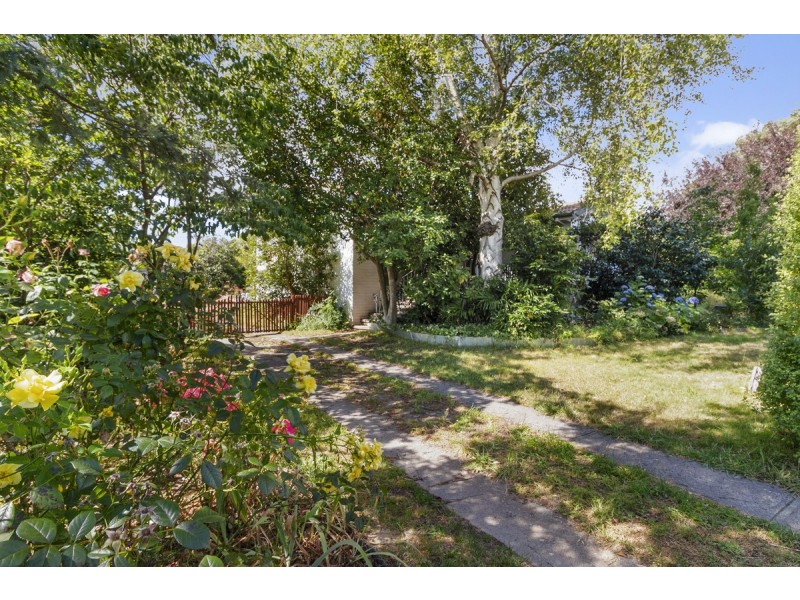 102 Irvine Street, Watson ACT 2602