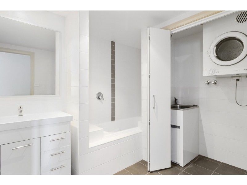 25/1 Cowlishaw Street, Greenway ACT 2900