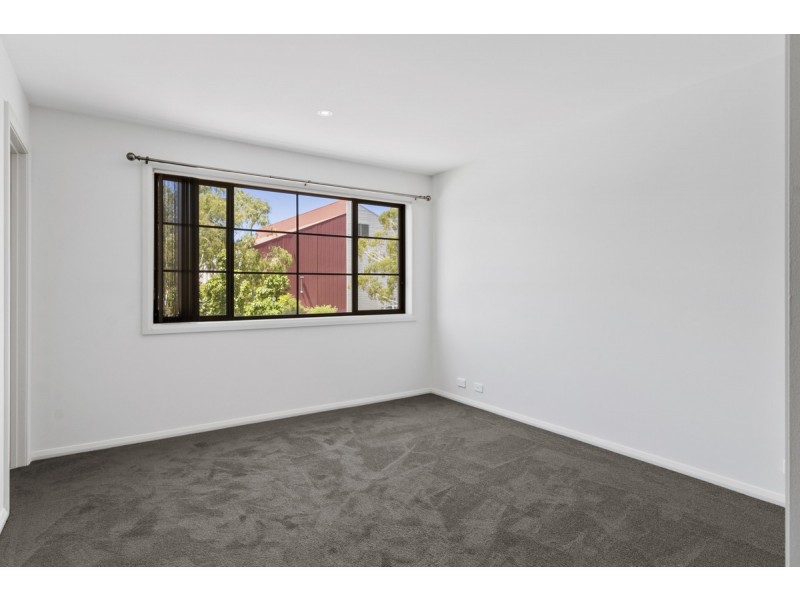 25/1 Cowlishaw Street, Greenway ACT 2900