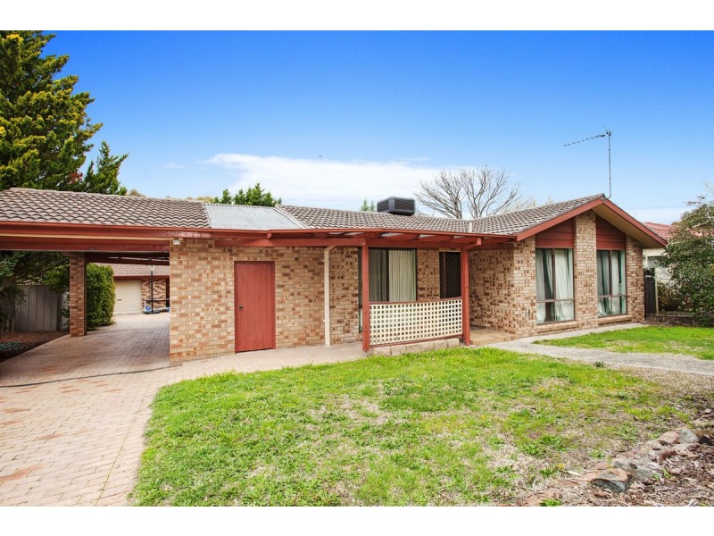 69 Clive Steele Avenue, Monash ACT 2904