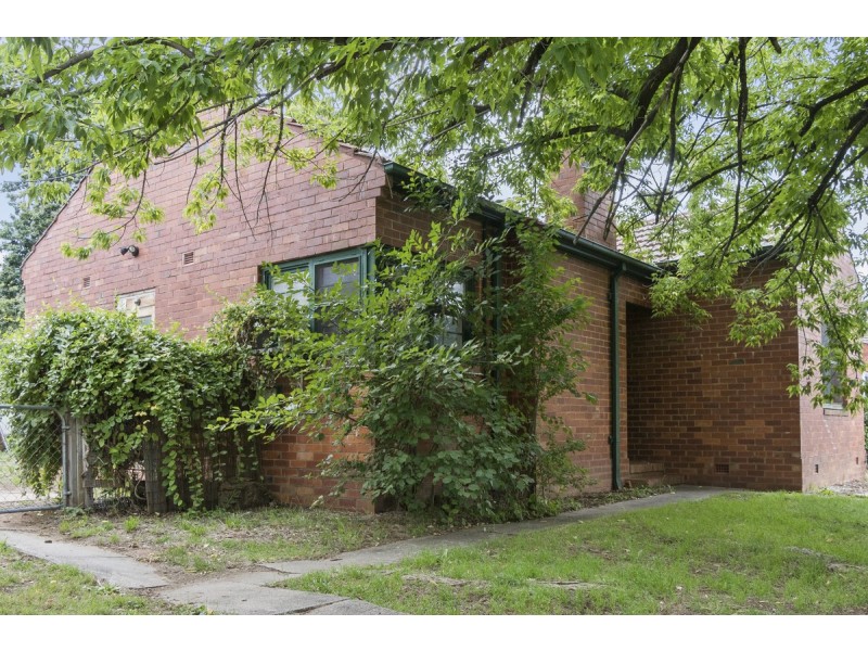22 Mckinlay Street, Narrabundah ACT 2604