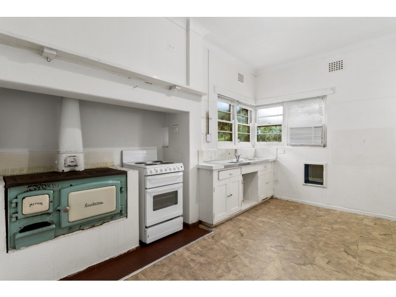22 Mckinlay Street, Narrabundah ACT 2604