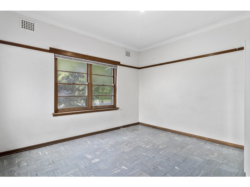 22 Mckinlay Street, Narrabundah ACT 2604