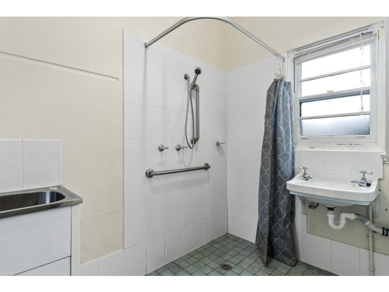 22 Mckinlay Street, Narrabundah ACT 2604