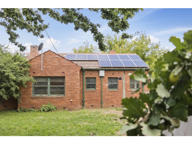 22 Mckinlay Street, Narrabundah ACT 2604