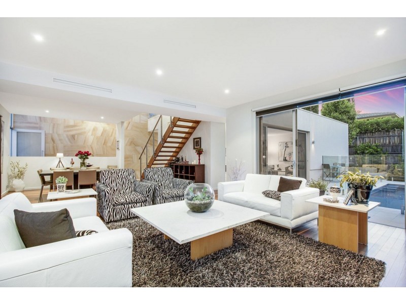 16 Hobart Avenue, Forrest ACT 2603