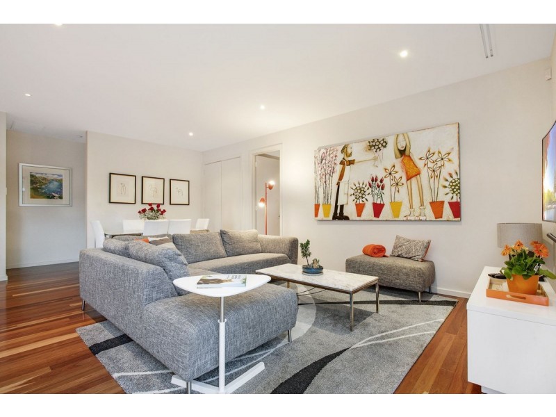 16 Hobart Avenue, Forrest ACT 2603