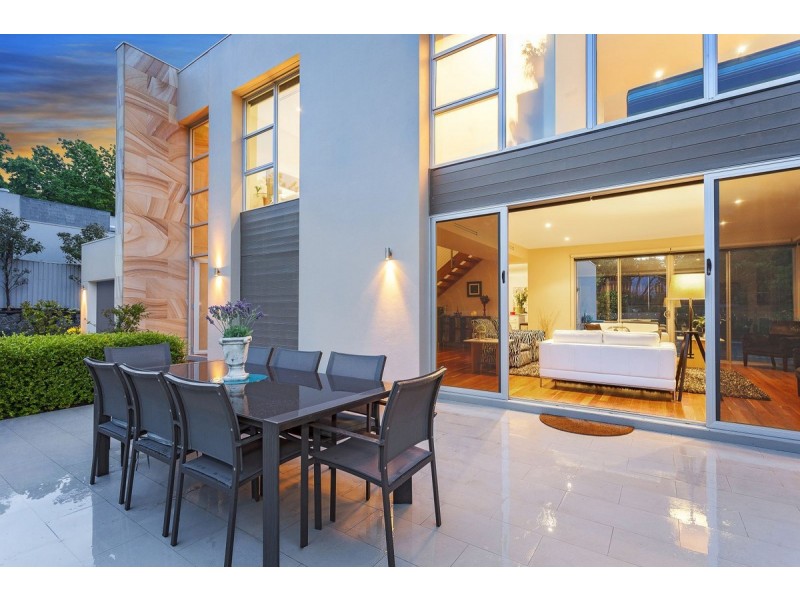 16 Hobart Avenue, Forrest ACT 2603