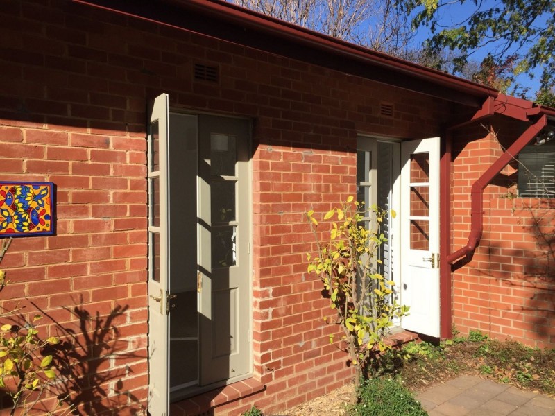21 Throsby Crescent, Narrabundah ACT 2604