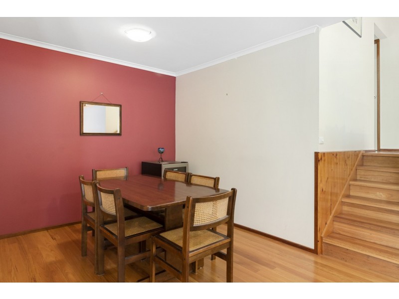 33 Hallen Close, Phillip ACT 2606
