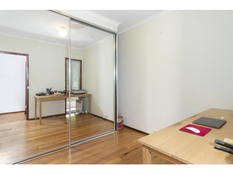 33 Hallen Close, Phillip ACT 2606