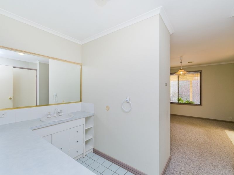13 Litchfield Place, Gilmore ACT 2905