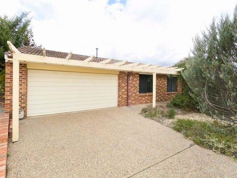 13 Litchfield Place, Gilmore ACT 2905